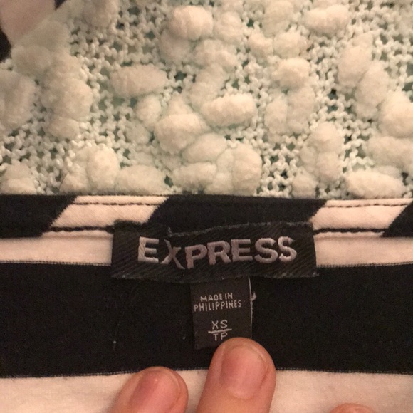 Striped Crop Top - Picture 2 of 3